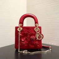 DIOR DIOR Bag DIOR Bag DIOR Female Bag DIOR Saddle Bag DIOR Three Grid DIOR 5 Grid DIOR Badge Style 