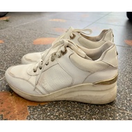 Shoes Size EUR39 UK6 The Are Quite High.