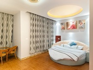 Qujing Qingyi Business Hotel