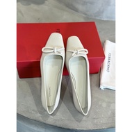 Ferragamo Knot Classic Ladies Flat Shoes