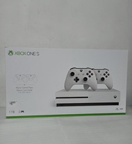 XBOX ONE S 主機 1TB 光碟版 + 兩支手把（第三代藍芽手把）4K HDR 台北市面交