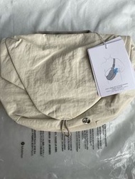 Lululemon white curved bag