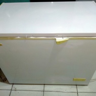 Freezer Box 200 Liter Normal