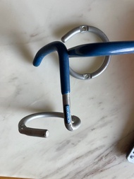 Decathlon bike rack (4 no.) 自行車掛牆架(4個）