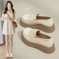 bata official store flat shoes Satu kaki, kepala besar, kasut Britain yang tinggi