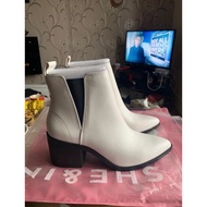 Shein Fashion White Boots (Size UK5)