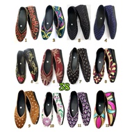 Size 38 Embroidered Shoes