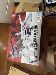 Bandai DX超合金 1:48  VF-1S Valkyrie