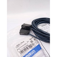 Genuine E3Z-T61A NPN) 1 Set There Are 2 Pieces-Transmitter (E3Z-T61A-D+E3Z-T61A-L) NEW ️