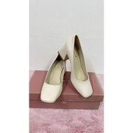 CN Wanda Block Pumps in Eggshell White (Size 36)
