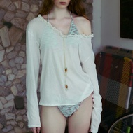 COZY OFF-SHOULDER KNIT IN WHITE/XITYGAL