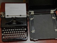 上世紀  古董打字機  機身堅固 黑色亮面烤漆 (圓形玻璃Key面)   (黑紅雙色帶) Royal Typewriter  Co., Inc New York Antique Typewriter 