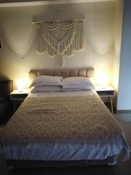 Large Suite Venice Mall Area BGC Taguig 