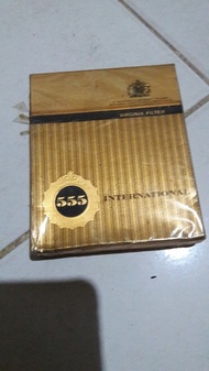 rokok 555 kuning lebar indonesia