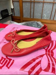 「 二手鞋 」 XES 女版皮革休閒鞋 35號（紅）96