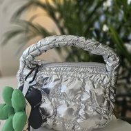 COS Quilted Micro Bag Silver 雲朵包