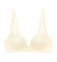 TRIUMPH เสื้อชั้นในไม่มีโครงแบบดันทรง รุ่น Smooth Sensation MHU DV-R รหัส 10217216 สีครีม 1938