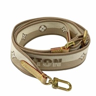 禮物～ LV 路易威登LOUIS VUlTTON米色拼色英文LOGO圖騰可調整式寬背帶/ 肩帶/ 包包配件