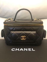 Chanel 23B vanity case cargo. 黑色荔枝皮