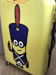 DELSEY x Minions聯名款 30吋特大行李箱/喼（法國大使牌/輪子需自修/清地方平讓）