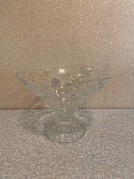 意大利水晶果盤 RCR Crystal 9" Triangular Fruit Bowl 水晶果盤，高度17cm寛度23cm