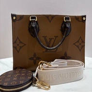 #全網最低價 #錯過不再有 LV ON THE GO PM 手提/肩背包｜Monogram 雙色拼接｜附原廠背帶＆零錢包配件