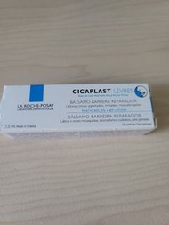 Cicaplast barrier repairing balm 法國 La Roche-Posay Cicaplast Lips 修復潤唇膏 lip balm 嘴唇龜裂 唇紋 敏感刺激 7.5ml