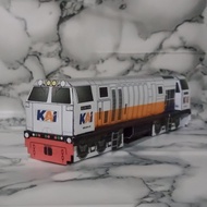 DIY Miniatur papercraft Lokomotif CC206