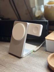 Fiklik Magsafe Qi2 三合一 iPhone Applewatch Airpods 桌面office充電器