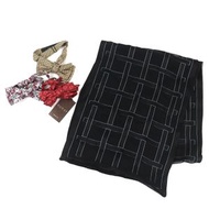 GUCCI 100% 絲質披肩和領結套裝（4 件），黑色、ブラウン和RED，成色極佳。義大利製造。