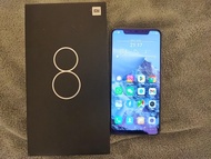 小米8手機，白色，6GB内存，128GB存儲，新淨少花，運作正常，跟原廠充電器。