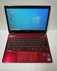 โน๊ตบุ๊คมือสอง Notebook Fujitsu Core i3(2.2GHz)RAM 4GB/HDD:250GB ขนาด 13" มี 2 สี(ดำ/แดง)