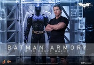 Hot Toys MMS702 黑暗骑士崛起:蝙蝠侠军械库与布鲁斯·韦恩1/6 人偶  hottoys