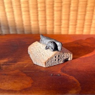 屋頂上的放風時光 / 線香座 / 陶