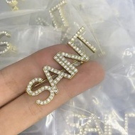 YSL 字母鑲鑽胸針