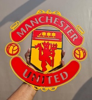 manchester united โลโก้สโมสรแมนเชสเตอร์ยูไนเต็ด เหล็กตัดเลเซอร์ ขนาด 30*30cm.หนา 2.5 mm  ทำสีเหมือนจ