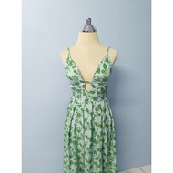 Hand 1 Bought To Collect The Dress Green Pattern Flower Tied On The Back