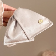 PINK EMPRESS | Triangle Elegant Shark Clip