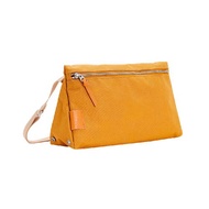 【LOJEL】NIRU 可擴充容量 城市都會斜背包- 焦糖橘