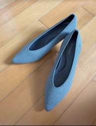 Vivaia Ladies shoes kitten heels size 37 全新 高踭鞋