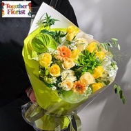Together Florist - 黃色玫瑰混搭紫羅蘭，非洲菊花束