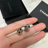 ChanEL. Earrings 中古鈕扣耳釘