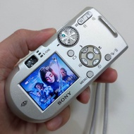 กล้องถ่ายรูปดิจิตอล Sony Cyber-Shot DSC P100 (สินค้า มือ2 สภาพดี)