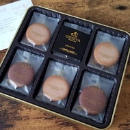 [Direct From Japan] GODIVA Cookie Assortment - Milk Chocolate and Dark Chocolate cream sand -