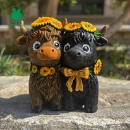 Kesoto Highland Cow Couple Figurine Highland Cow Gnomes with Flowers Statue for Book
