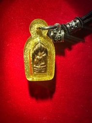 泰國佛牌 澤度金名師啊贊初 2547一期迷你澤度金拉胡龍婆托 出於2004年共20年牌