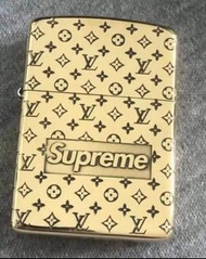 🌈             Zippo Supreme 聯名 LV  全新煤油打火機 金色