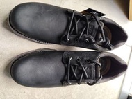 55折虧賣CAT 男士黑色輕身防滑防水休閒鞋not timberland columbia rockport