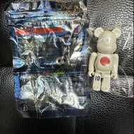 Medicom Toy x KFC 2006 世界杯 日本國旗 Japan Flag 100% bearbrick be@rbrick figure