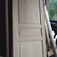 daun pintu kayu meranti